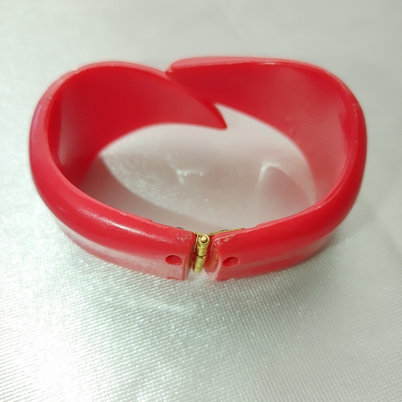 Vintage red clamp bangle - Picture 3 of 6
